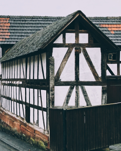 jonas-hoss-7AHKNaNNkhQ-unsplash-klein